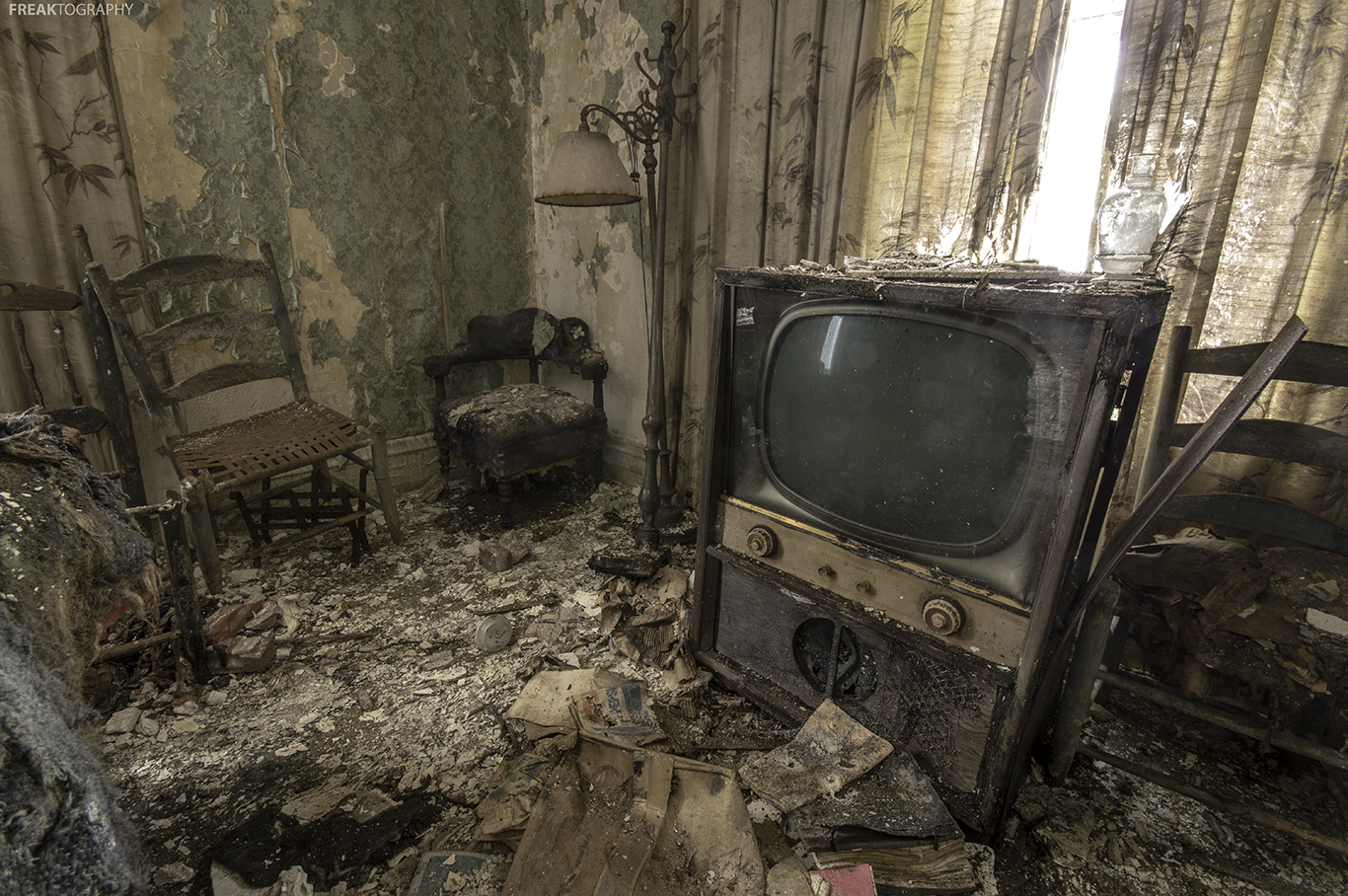 Abandoned house pictures inside Abandoned house pictures inside