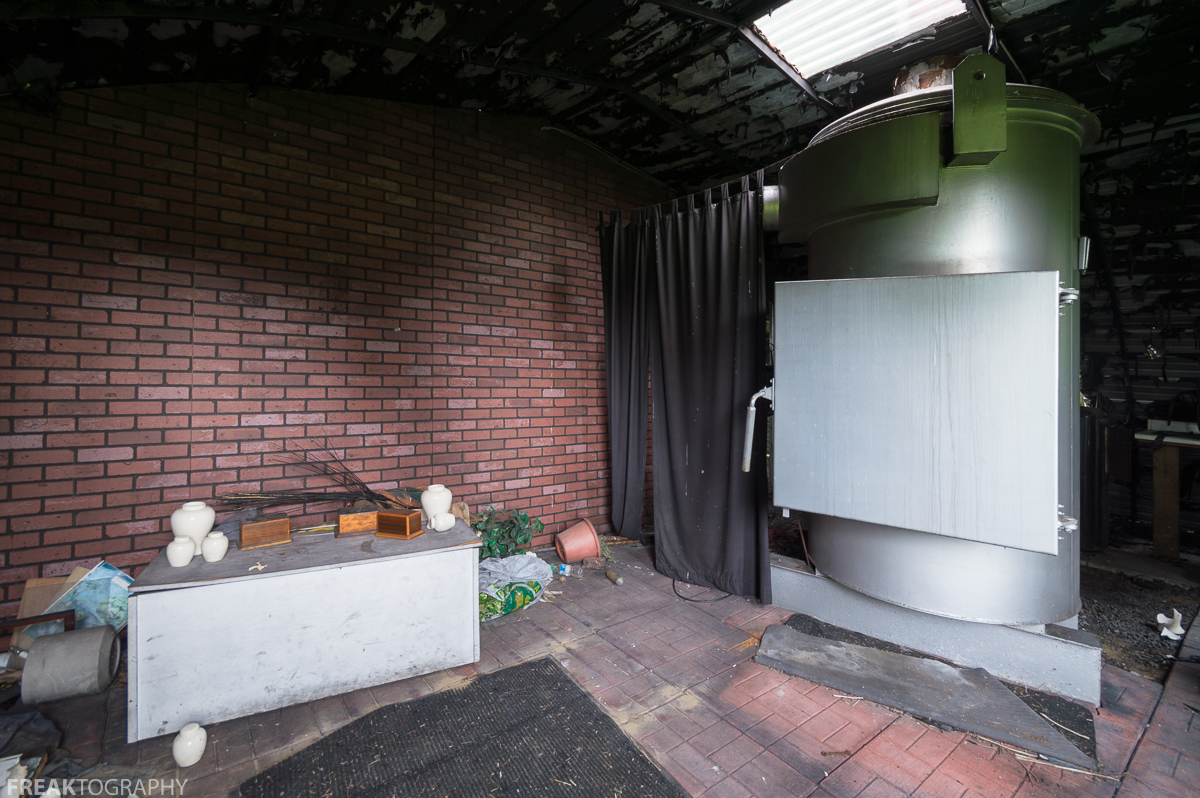 An abandoned pet crematorium found in Ontario Canada. (OC) 1200 × 798