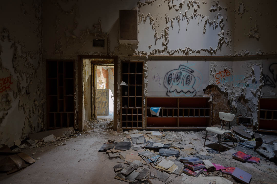 Abandoned Office Building Explore Abandoned Office Building Explore